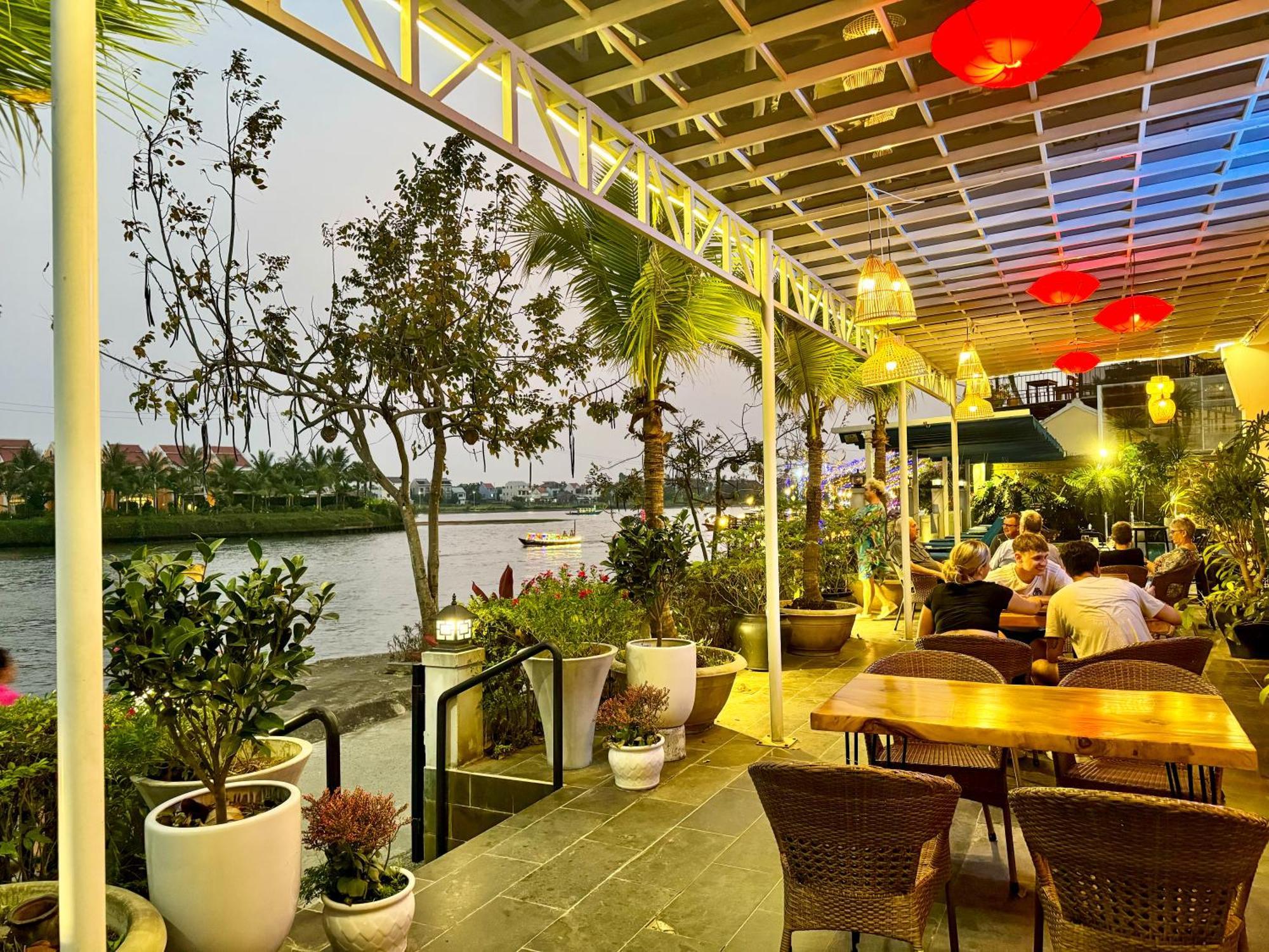 Riverside White House Hotel Хойан Экстерьер фото