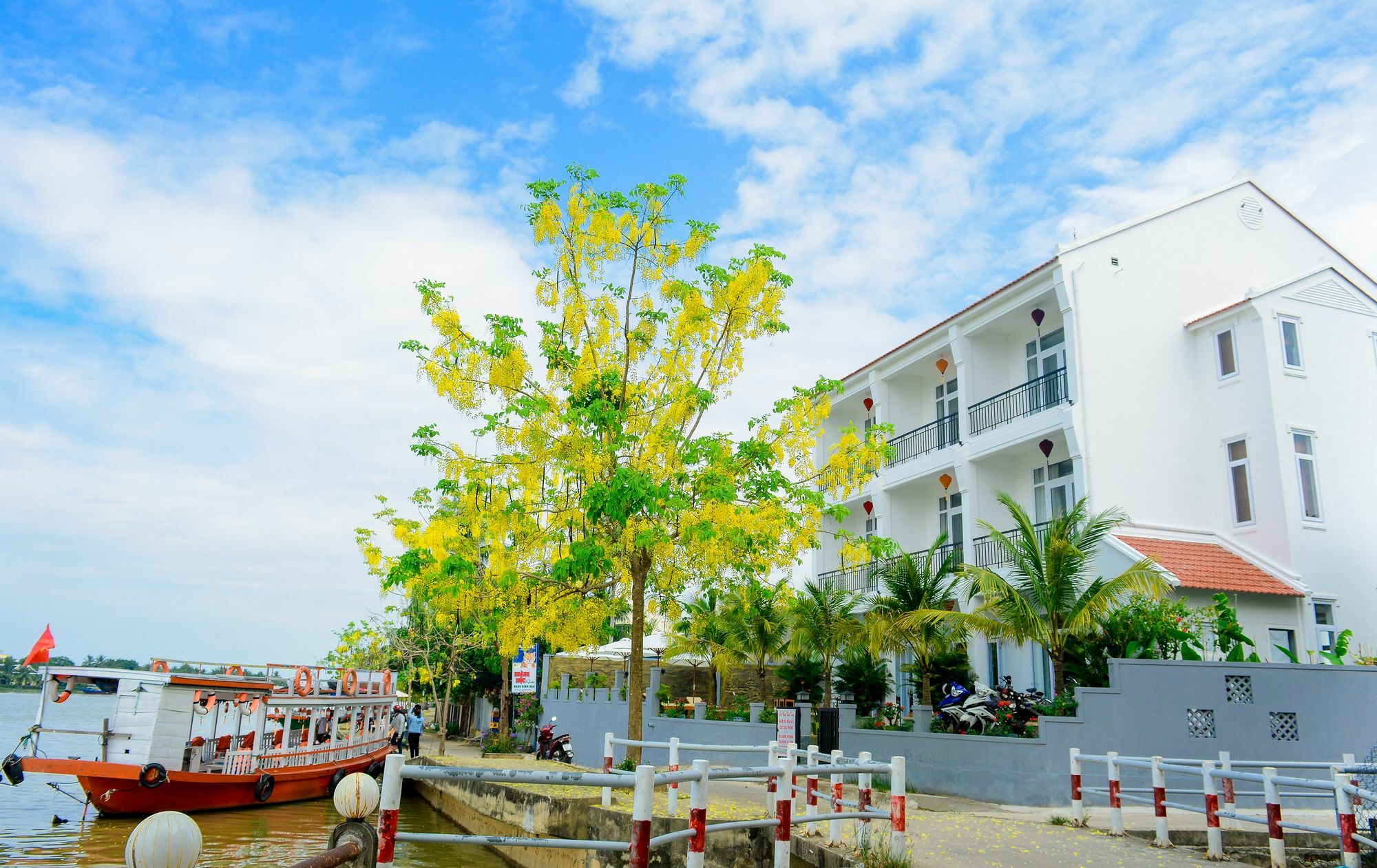 Riverside White House Hotel Хойан Экстерьер фото